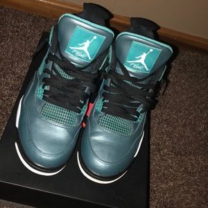 Jordan 4’s Retro 30th “Teal”